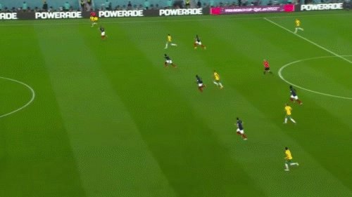 爱体育-马内刚开刀卢卡斯也倒下,拜仁真的不买替补左闸?