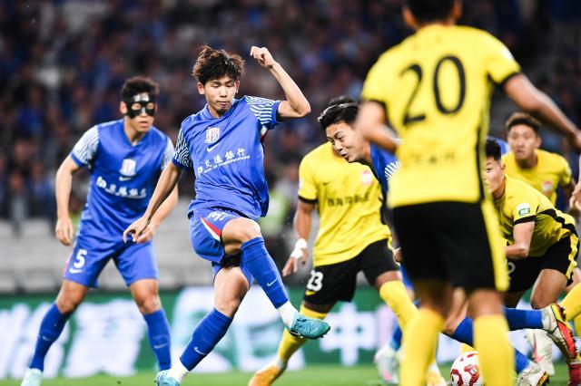 【中超】米内罗2射1传刘诚宇破门 申花4比0西海岸