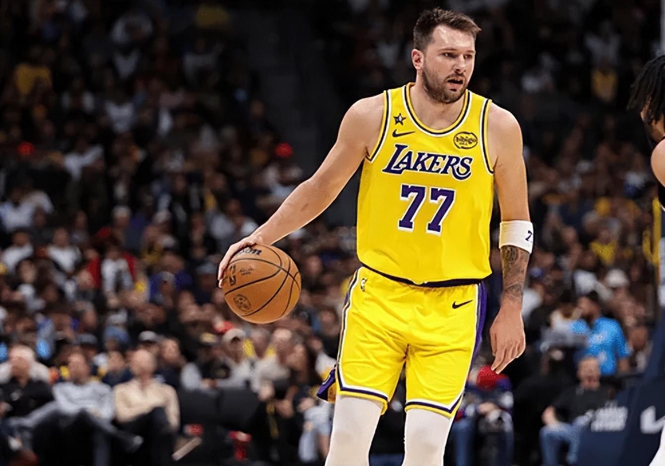 爱体育官网-湖人逆转掘金！东契奇轰38分，斯玛特统治关键球，詹姆斯带队起势