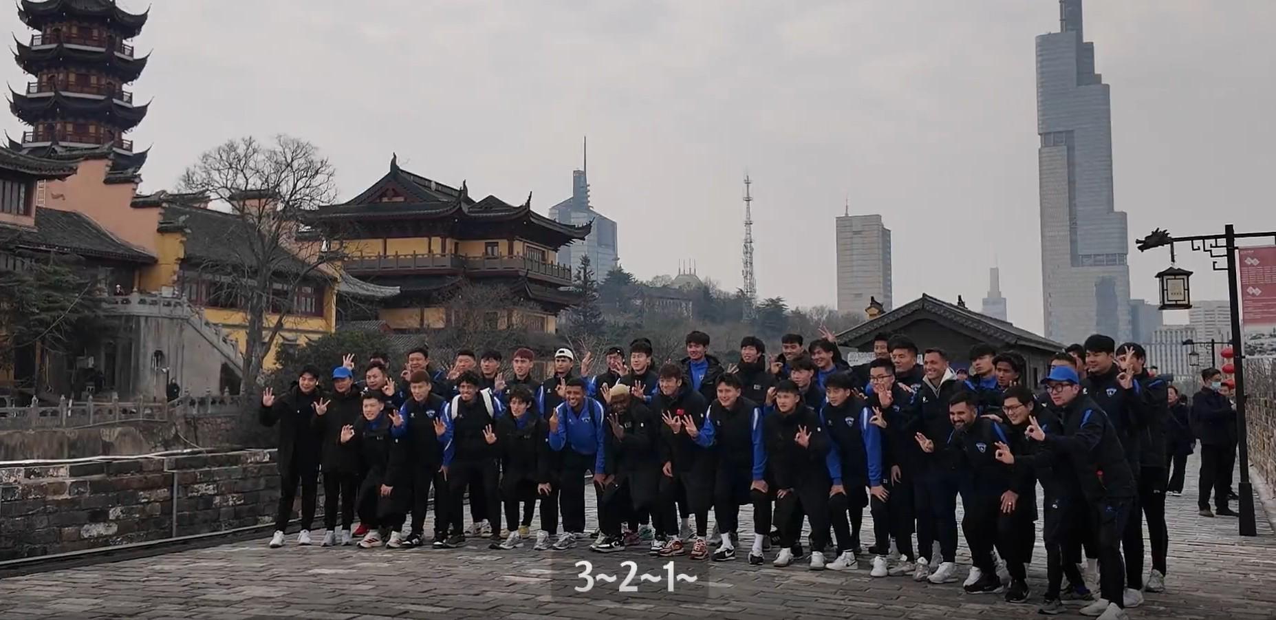 爱体育入口-“领略南京城墙的防守艺术”，南京城市组织集体登城墙活动